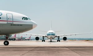 airplane-7359232_1280