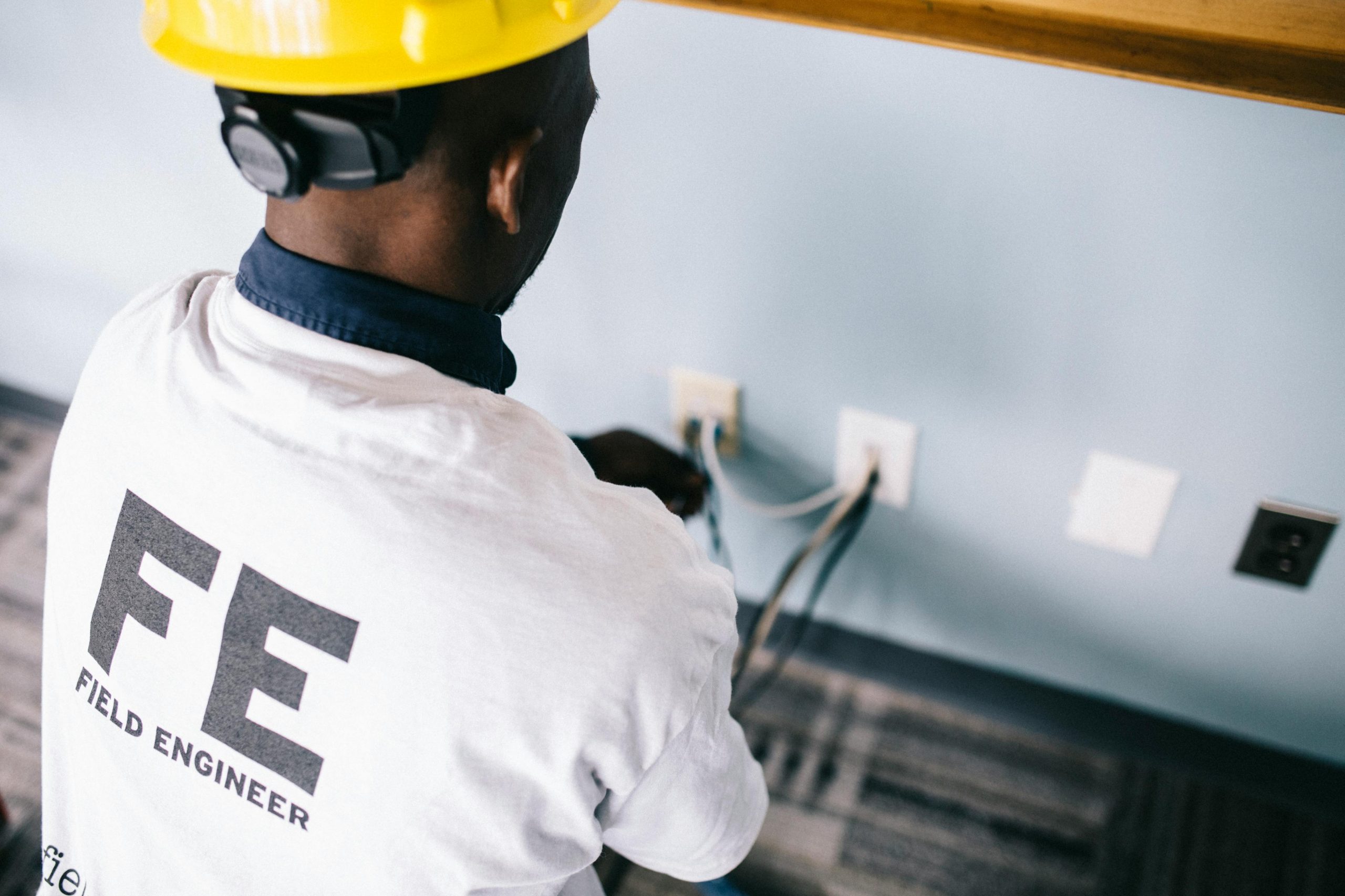 Como escolher eletricista qualificado para sua residência?